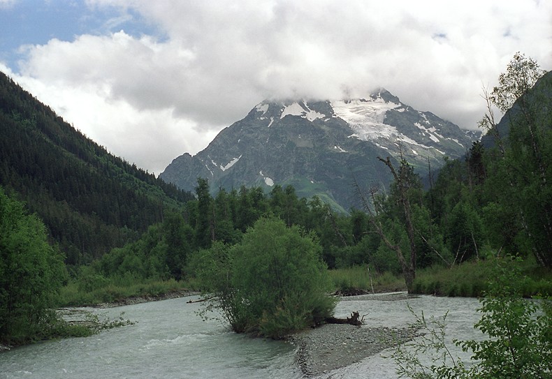 Река Псыш и гора Пшиш